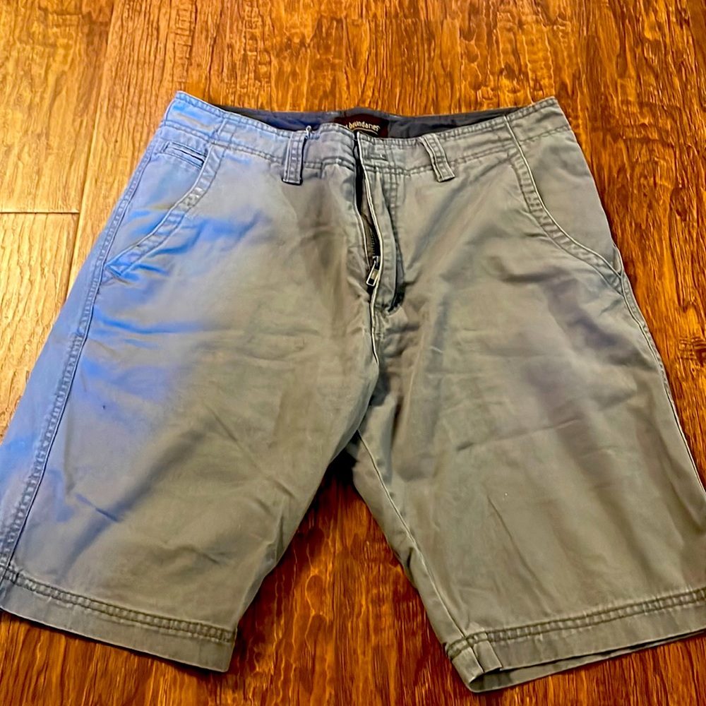 No boundaries size 32